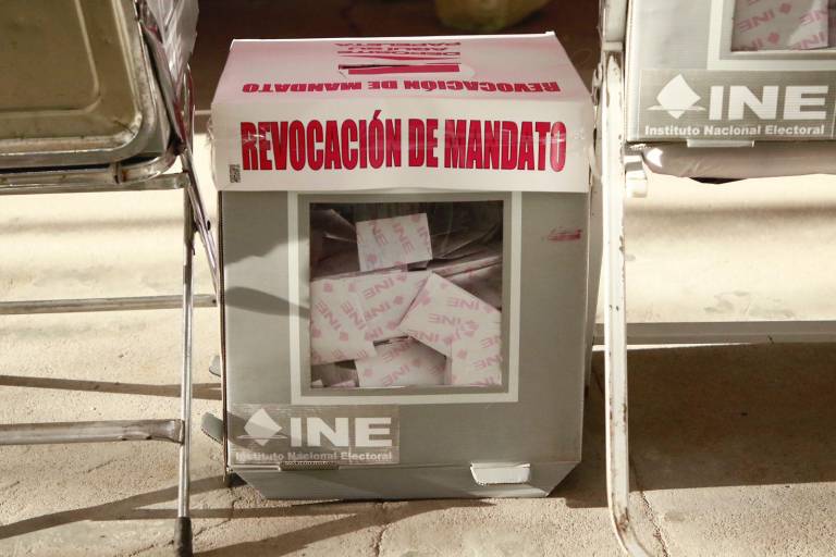 La revocación de mandato tuvo una participación de entre 17% y 18.2% del electorado, reporta el INE