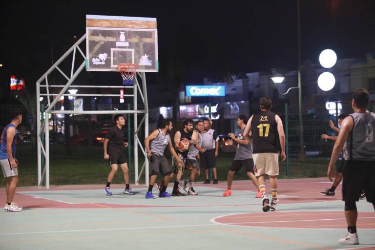 Dycmo Isla sale airoso en Baloncesto del Parque Lineal