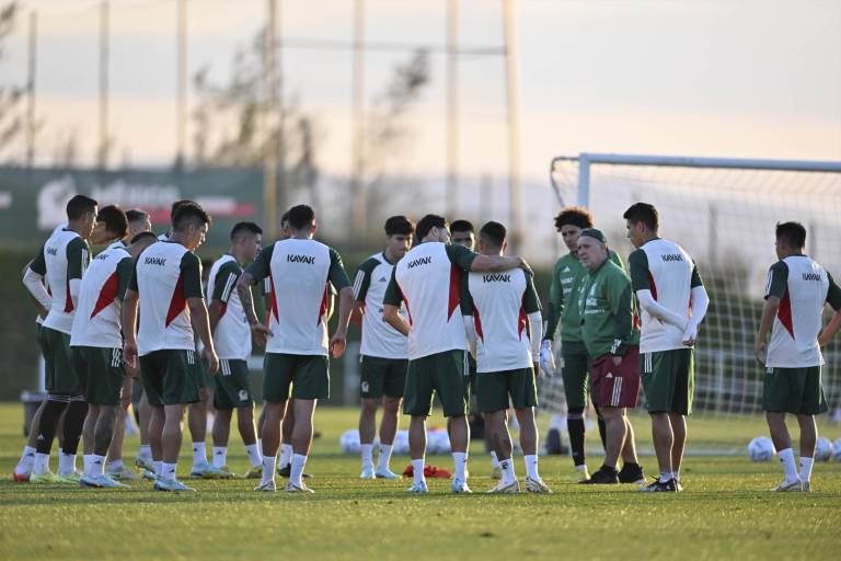 Filtran presunta lista de convocados por México para Qatar 2022; sinaloense Angulo quedaría fuera
