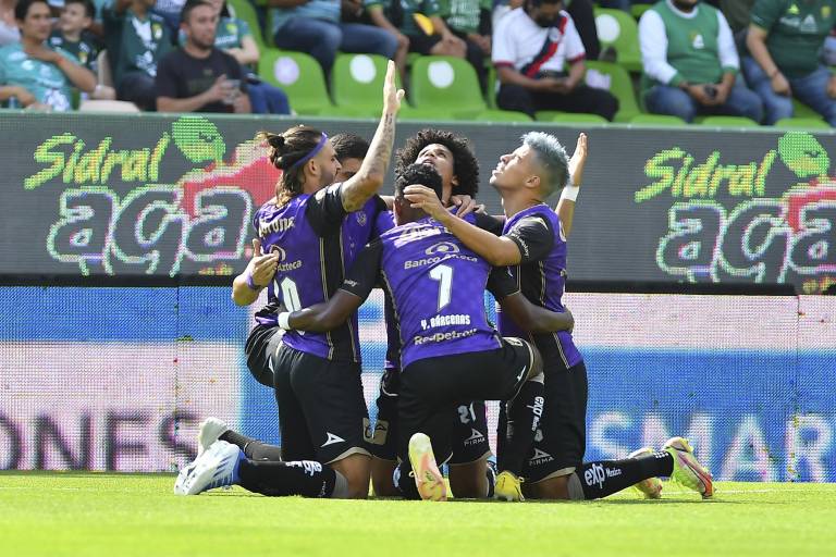 Mazatlán madruga al León y lo golea 3-0