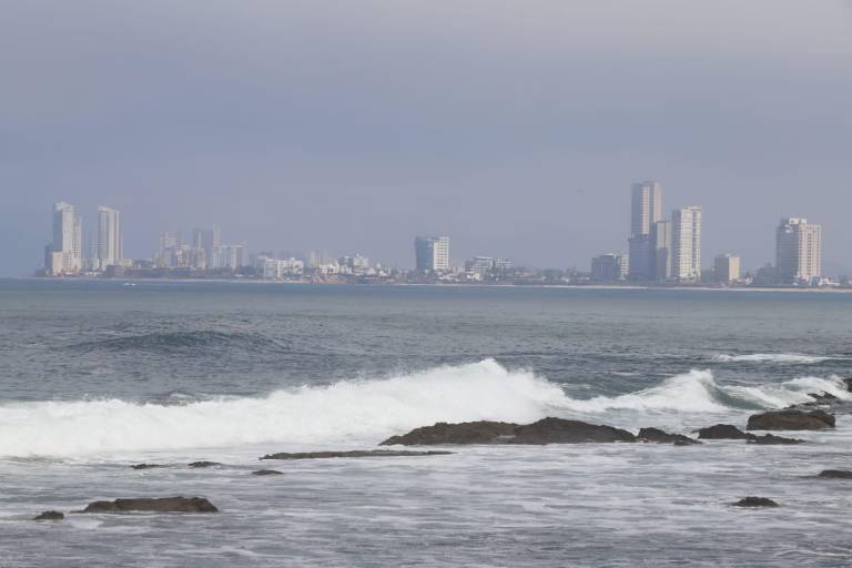 Restringen navegación en Mazatlán por neblina