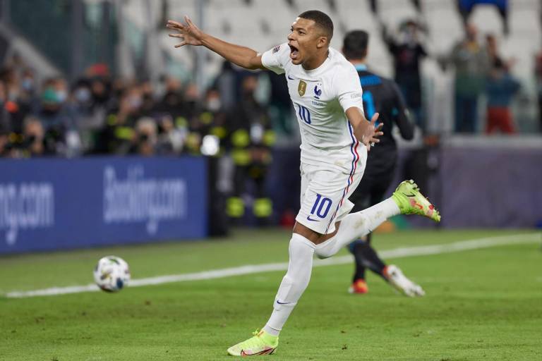 Kylian Mbappé acordaría firmar con el Real Madrid por los próximos cinco años