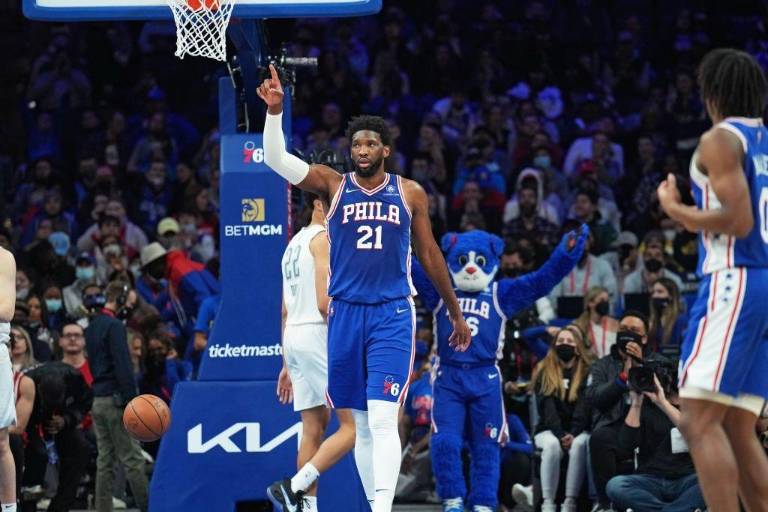 Embiid y Maxey guían a Sixers en triunfo sobre Thunder