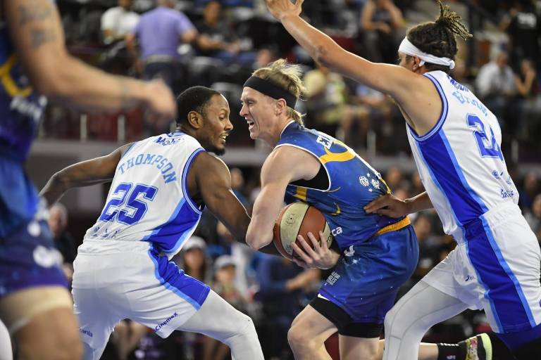 Venados Basketball es barrido en su visita a suelo tapatío