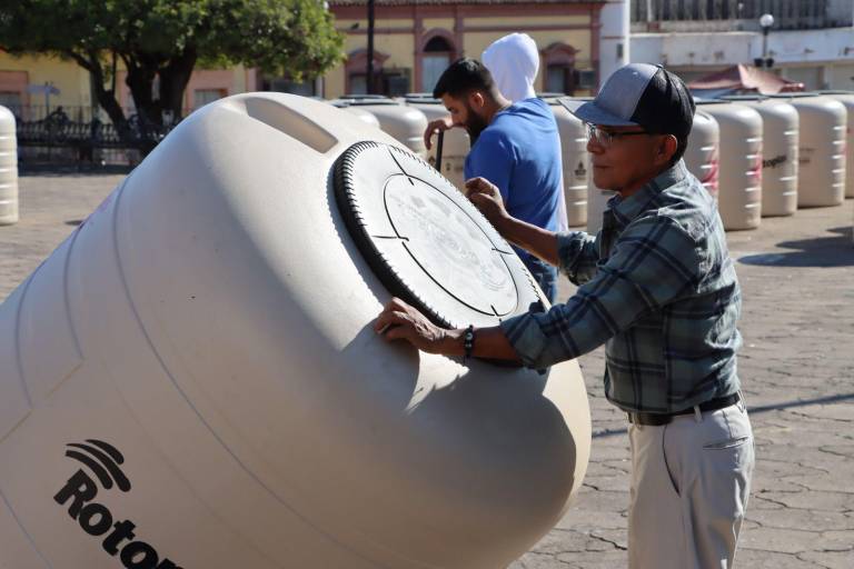 Rosario invita a ciudadanos a aprovechar programa de tinacos subsidiados