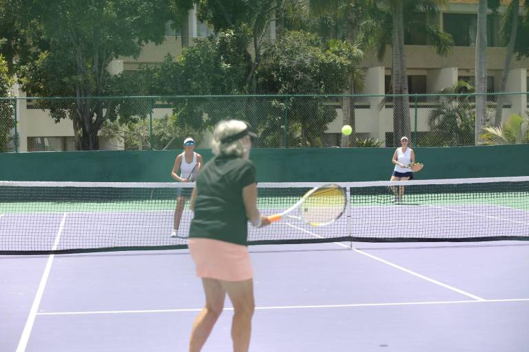 Concluye torneo de tenis femenil, en Casa Club del Cid