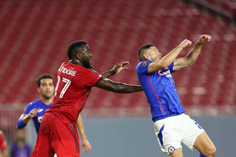 Cruz Azul tiene un pie en semifinales de la Concachampions