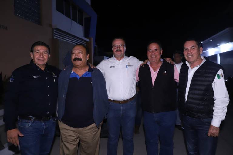 Ingenieros Civiles de Mazatlán devela placa conmemorativa