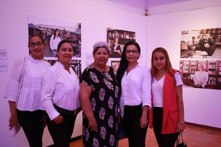 Reconocen a mujeres que transforman Sinaloa en exposición