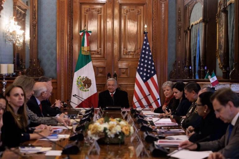 Acuerda AMLO no cerrar los pasos fronterizos con funcionarios de Biden