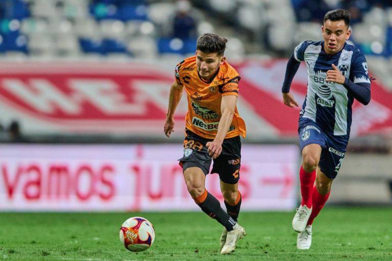 Monterrey tropieza en casa con Pachuca