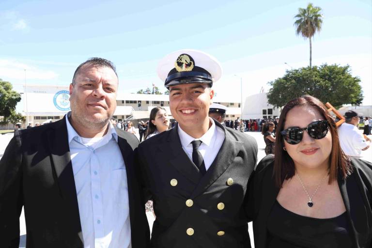 Participan en la celebración de la Escuela Náutica Mercante de Mazatlán