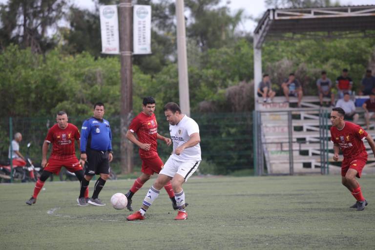En penaltis, Tunas Supply conquista el título del Futbol Superveteranos ‘B’