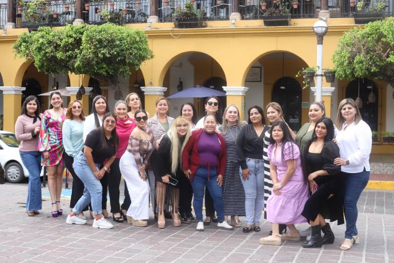 Celebran colaboradoras de Datemex Mazatlán el Día Internacional de la Mujer