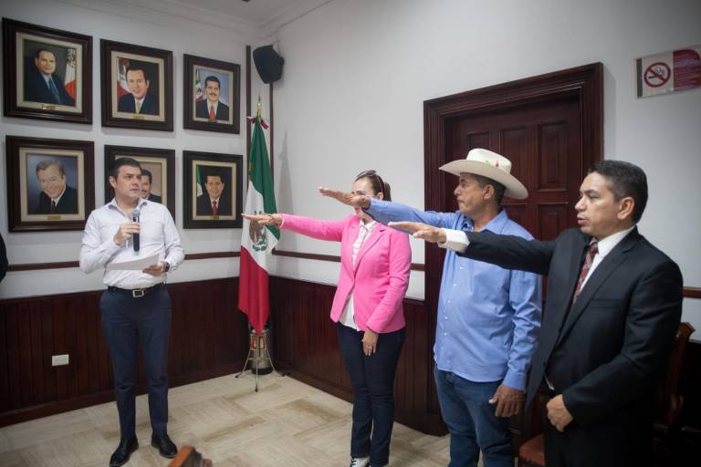 Rinden protesta nuevos regidores en sesión de Cabildo en Culiacán