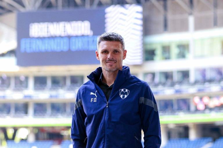 ‘Tano’ Ortiz es presentado como director técnico de Rayados