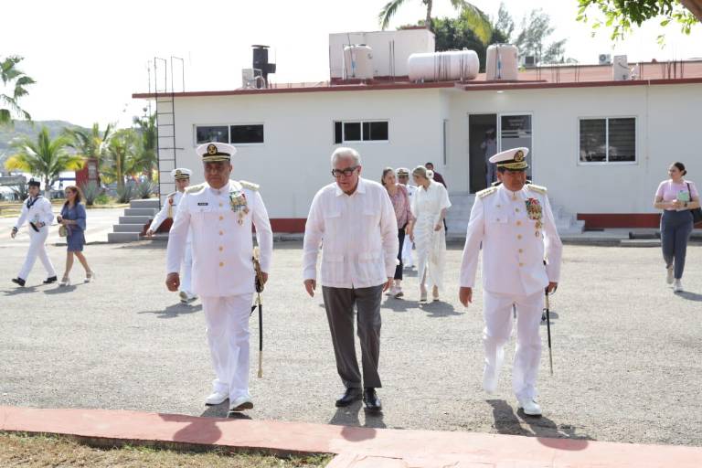 Asume Vicealmirante Reséndiz Sandoval la comandancia de Octava Región Naval