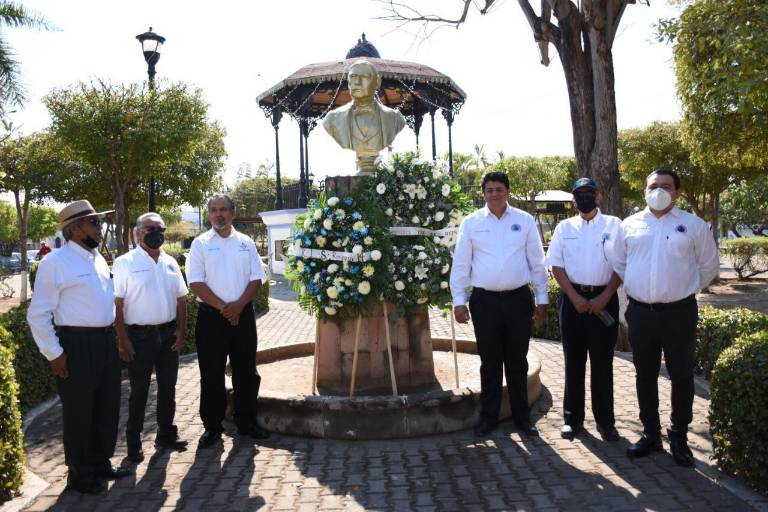 En Rosario, autoridades conmemoran el Natalicio de Benito Juárez