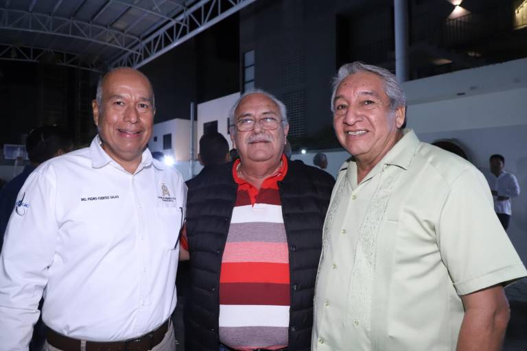 Ingenieros Civiles de Mazatlán devela placa conmemorativa