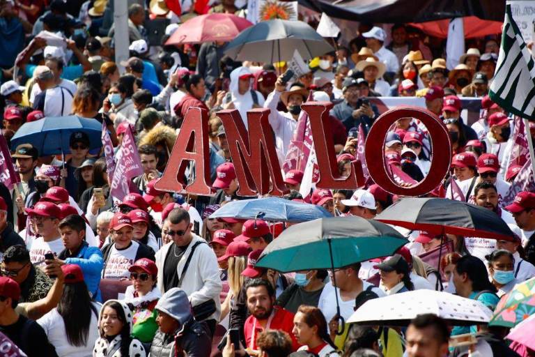 Oposición acusa que marcha de AMLO tuvo el mayor acarreo de la historia