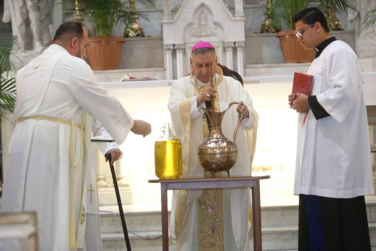 Sacerdotes del sur de Sinaloa renuevan su compromiso en Misa Crismal