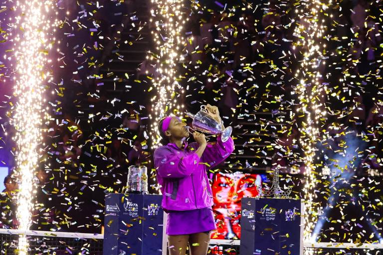 Gauff supera a Zheng en un thriller de tres horas y gana el título de las WTA Finals