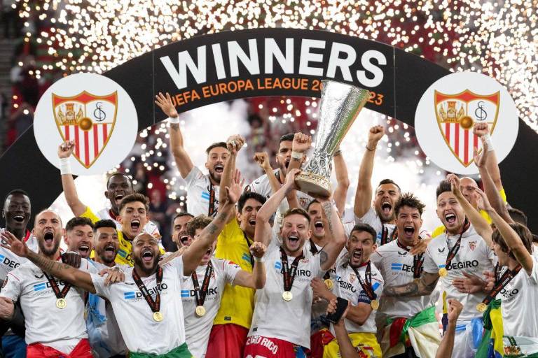 Sevilla recupera la corona de la Europa League