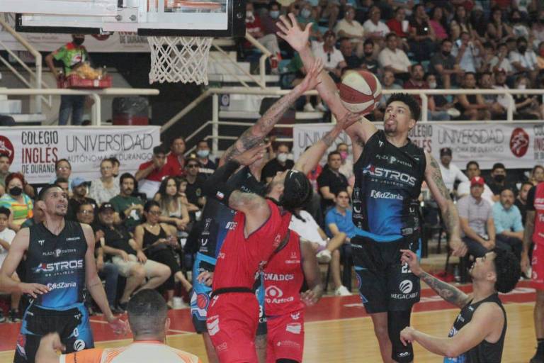 Venados Basketball se pone la soga al cuello