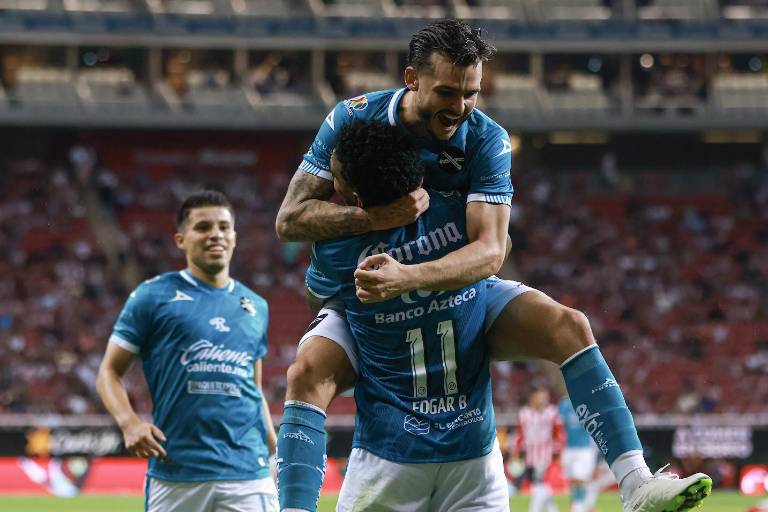 Mazatlán FC logra contundente triunfo ante Chivas