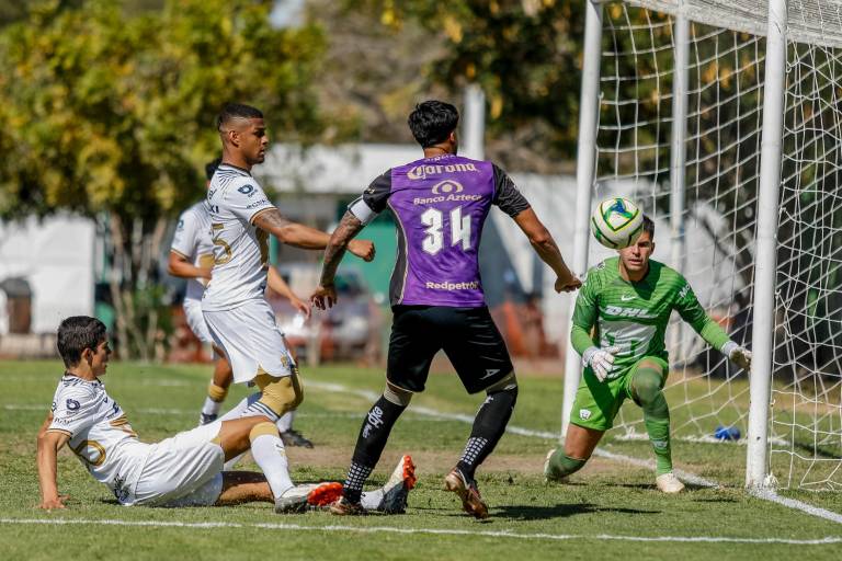 Juveniles del Mazatlán doman a Pumas en casa