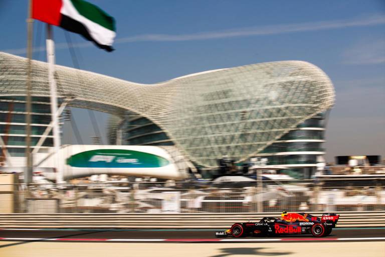 Checo Pérez es quinto del segundo libre de GP de Abu Dabi