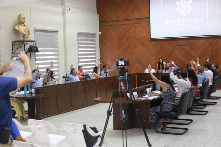 Martín Pérez afirma que nadie le quitó facultades a la Síndica Procuradora