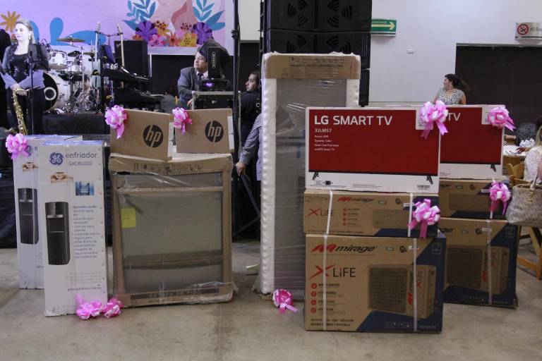 Viven grata celebración colaboradoras del STASE