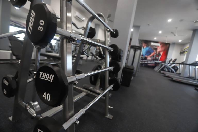 Inauguran gimnasio en Industrias Marino