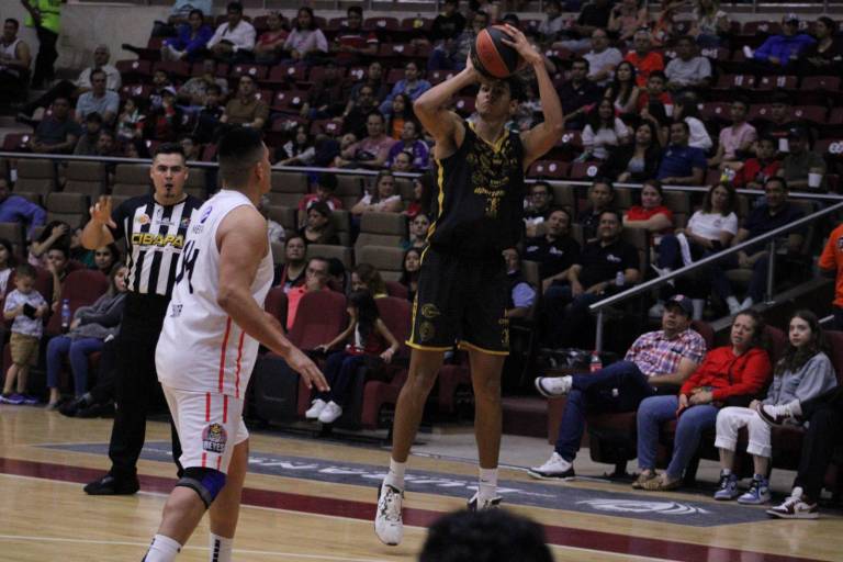 Agónico revés de Piratas Basketball ante Reyes de Durango