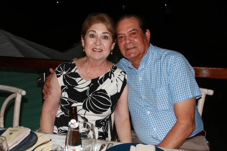 Estrenan terraza en el Country Club de Culiacán