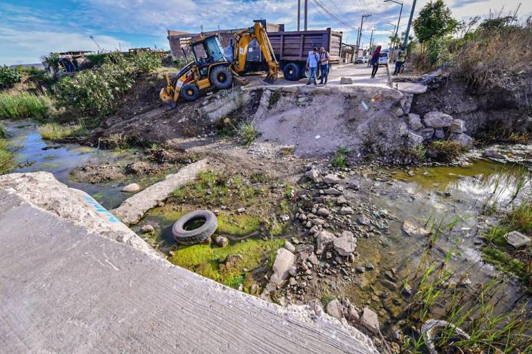 Inicia reconstrucción de puente vehicular en Ampliación Villa Verde