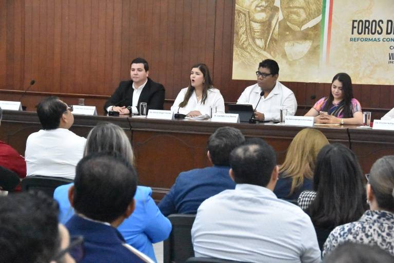 Celebran foro en el Congreso de Sinaloa por reformas constitucionales de AMLO