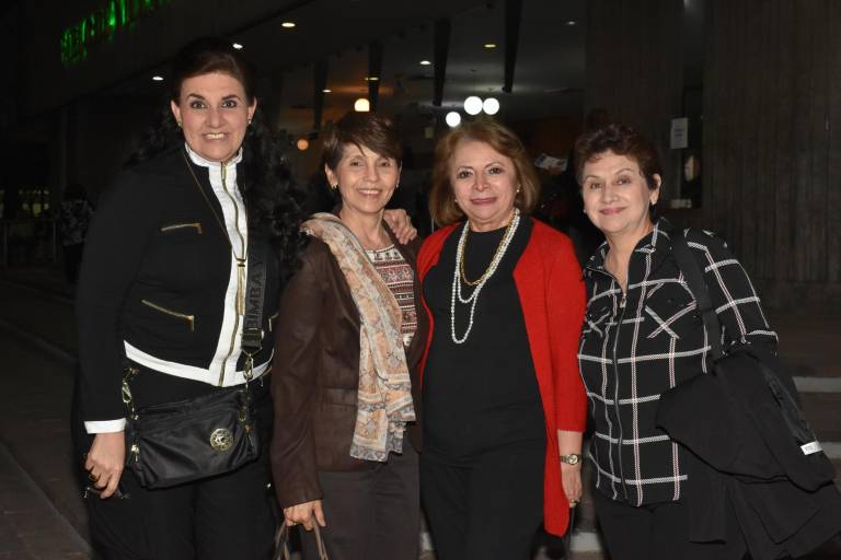 Aplauden al talento sinaloense en el homenaje a Céline Dion