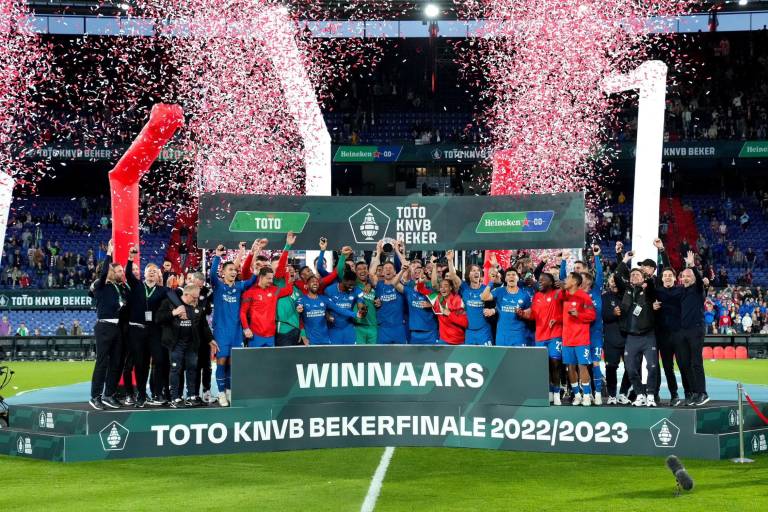 Sinaloense Érick Gutiérrez es campeón de Copa de Países Bajos