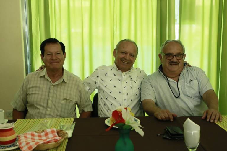Celebran la hermandad