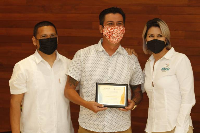 Entregan nombramientos a presidentes de comités deportivos de Mazatlán