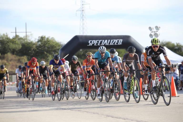 Pedalistas disfrutan del Ciclotour Mazatlán 2021