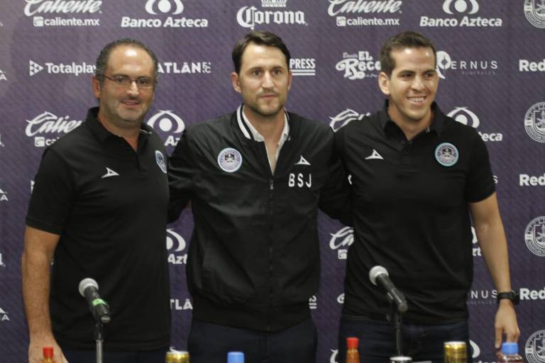 Mazatlán FC presenta de manera oficial a su DT, Beñat San José