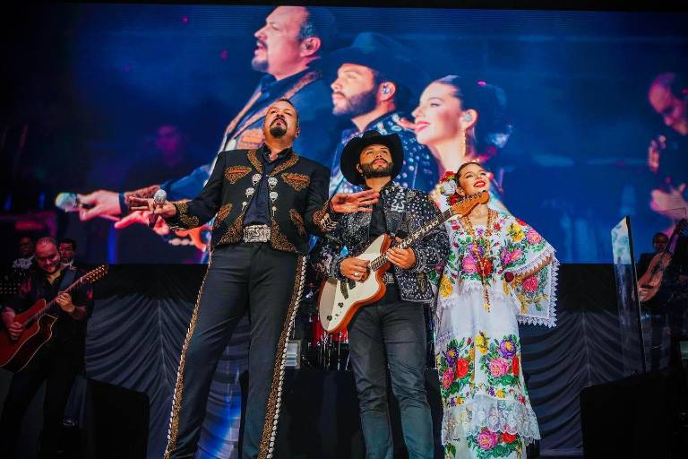 Recibe Pepe Aguilar nominación en los Pollstar Awards como