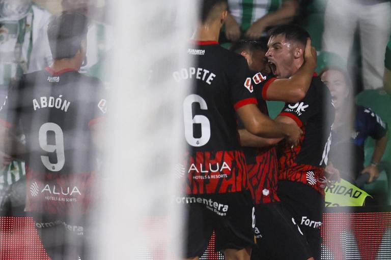 Dominik Greif detiene al Betis y Valery lo remata