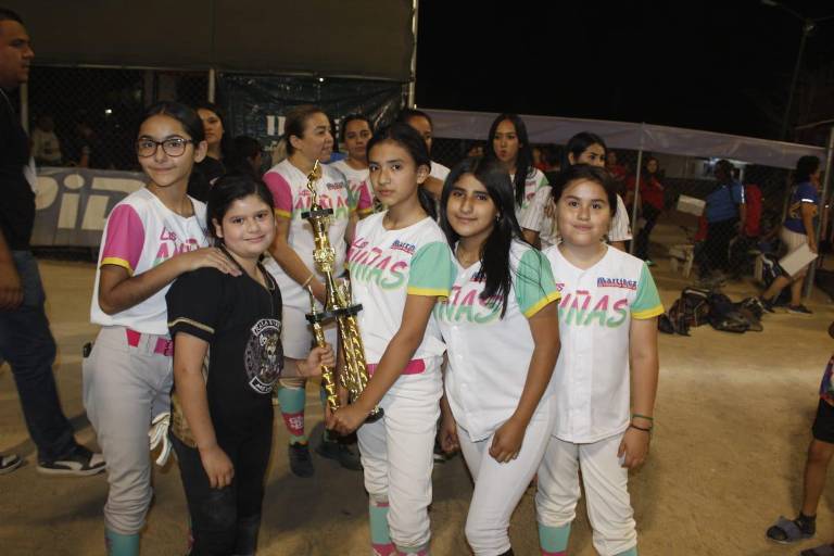 Team Niñas logra título del Cuadrangular de Softbol del Imdec