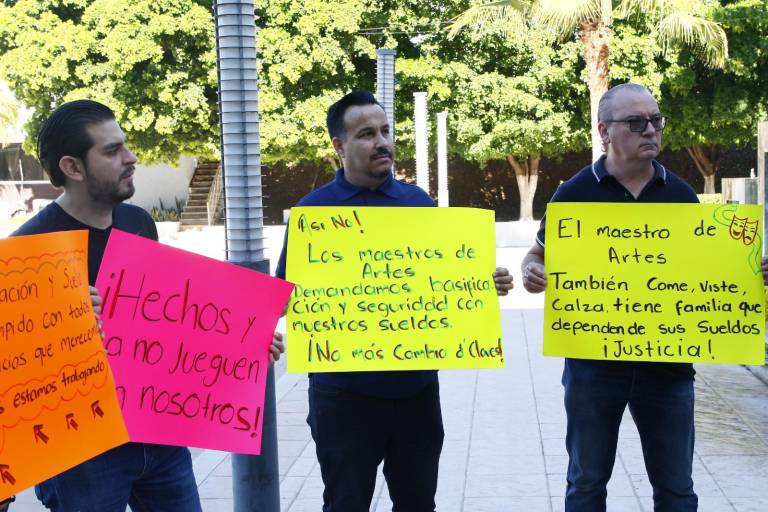 Acusan maestros de preescolar que tienen meses sin pago de su sueldo, en Culiacán