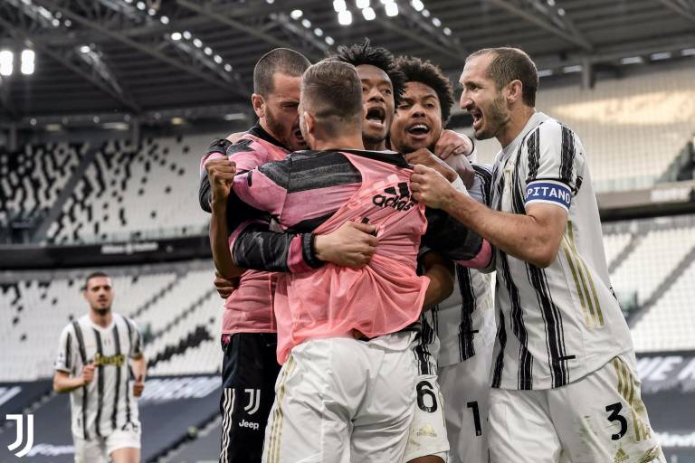 Un penalti de Cuadrado mantiene la esperanza de Juventus hacia la Champions