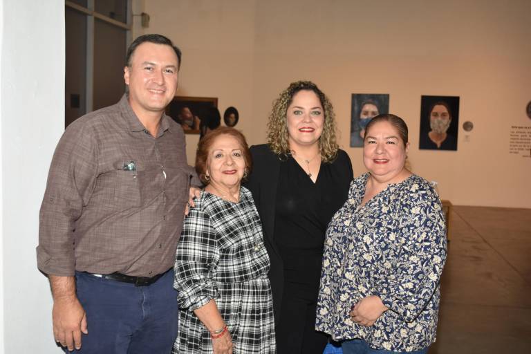 Disfrutan sinaloenses de una noche de galería en la exposición ‘Alma y Horizontes’